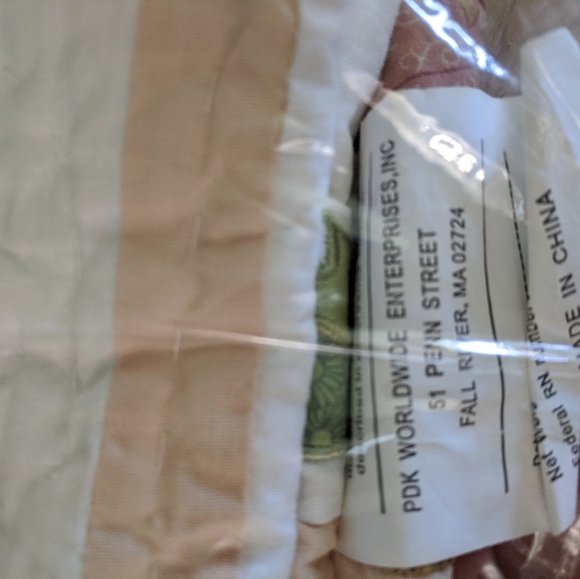 NIP French tassel design THROW quilt 50x50 - Picture 6 of 8